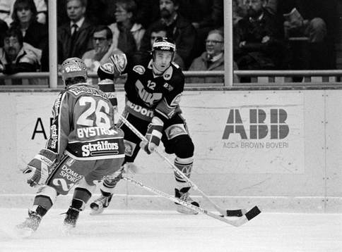 Roland Eriksson, Modo