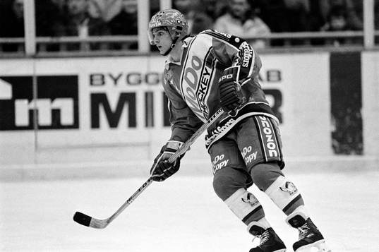 Ulf Sandström, Modo
