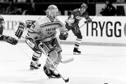 Kjell Dahlin, Sverige med pucken