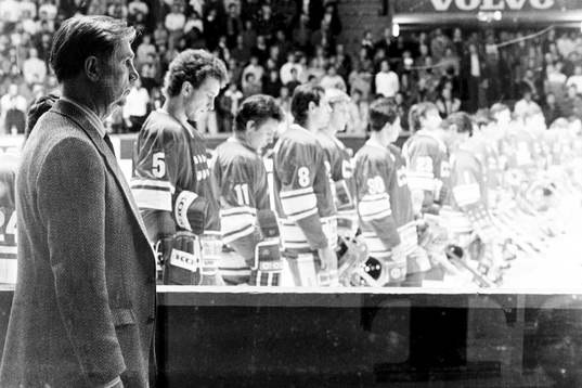 Sovjets förbundskapten Viktor Tichonov