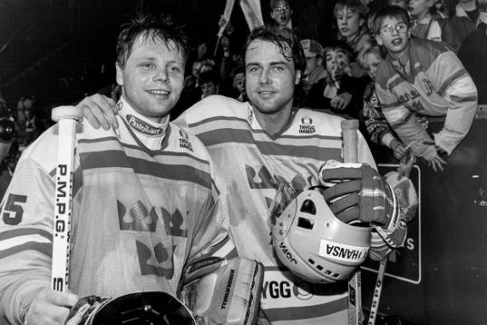 Rolf Ridderwall, målvakt i Sverige och Kent Nilsson