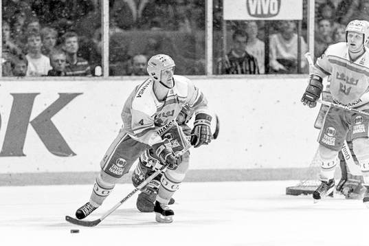 Thom Eklund, Sverige med pucken