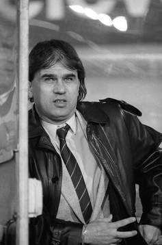 Steaua Bukarest tränare på bänken