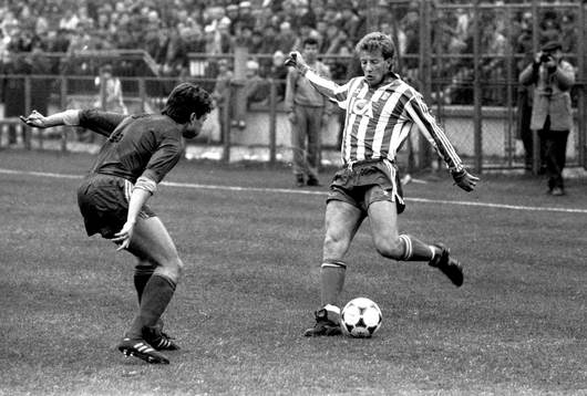 Per-Edmund Mordt. Göteborg med bollen