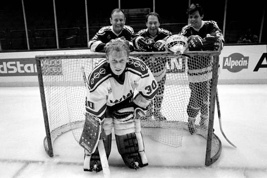 Ulf Sterner, Inge Hammarström och Ulf Nilsson bakom Peter