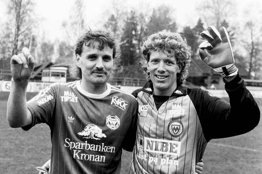 Kalmars målskytt Leif Persson och Kjell Johansson,