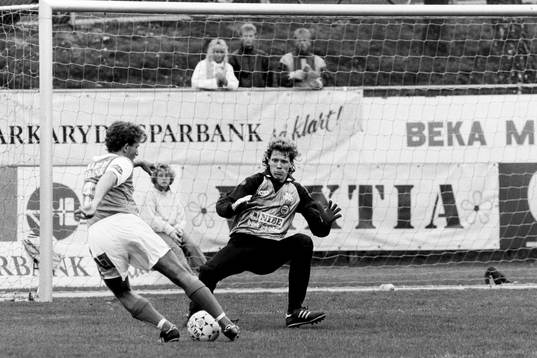 Stefan Gustavsson, Markaryd fri med kalmars målvakt Kjell