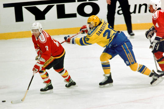 Tomas Sandström, Sverige i ryggen på Gerd Truntschka,