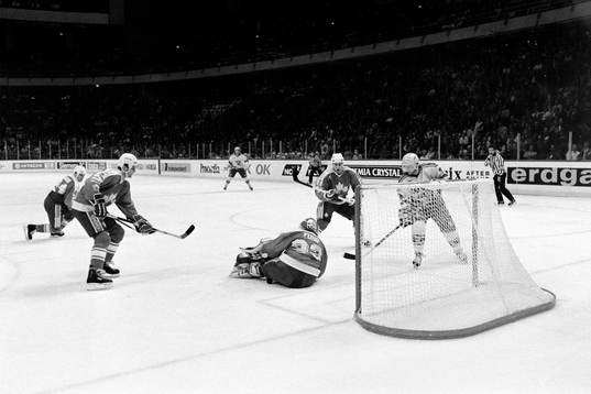 Håkan Södergren, Sverige framför Grant Fuhr, målvakt i