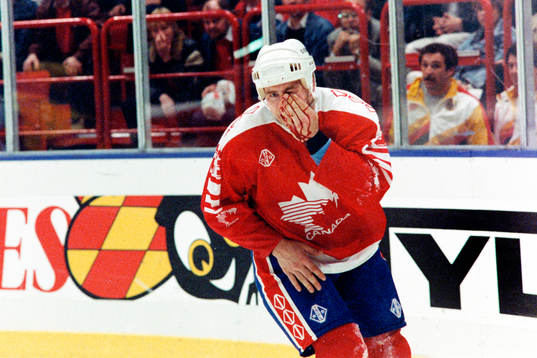 Scott Stevens, Kanada har fått en smäll och blöder