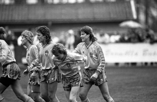 Bläddra bland fler bilder av Fotboll, dam, Sverige - Finland