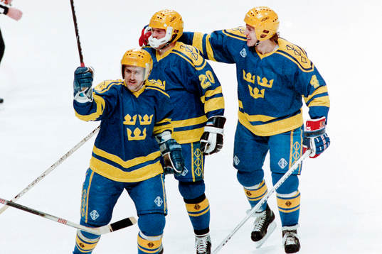 Tommy Samuelsson, Bo Berglund och Fredrik Olausson, Sverige
