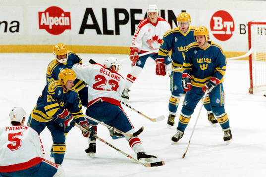 Brian Bellows, Kanada uppvaktas