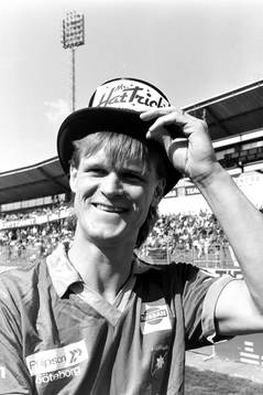 Peter Karlsson, Örgryte, Mr Hattick med hatt