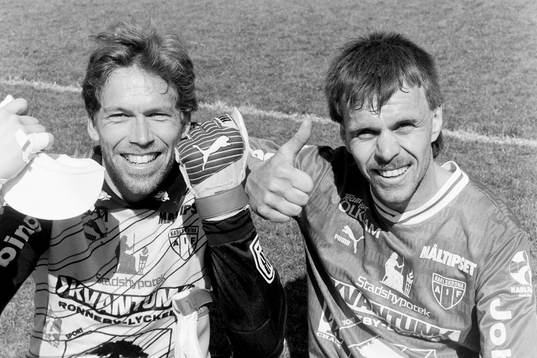 Karlskronas målvakt Glenn Sevestedt och målskytten Ola