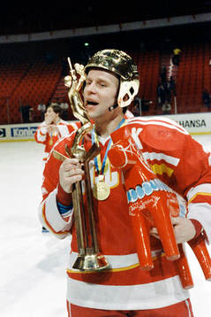 Viacheslav Fetisov, Sovjetunionen jublar med pokalen,