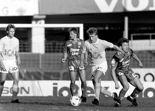 Malmös Jonas Thern med bollen