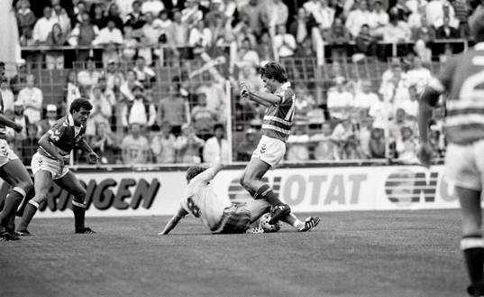 Robert Prytz, Sverige och Michael Laudrup, Danmark