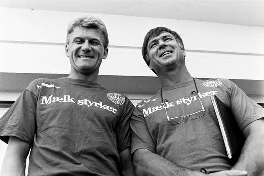 Morten Olsen, lagkapten och Sepp Piontek, förbundskapten