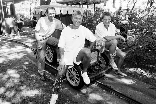 Besök på Tivoli. Sten Pålsson, Thomas Larsson och