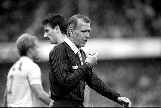 Domaren Erik Fredriksson och Ian Rush, Liverpool