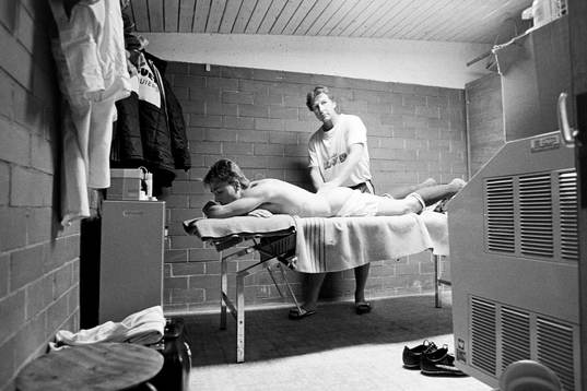 Caspar Paukstadt får massage