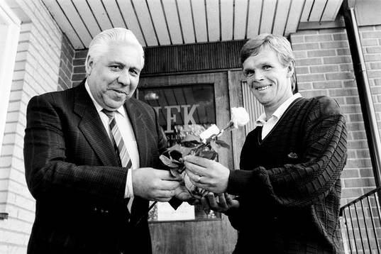 Hässleholms ordförande Lennart Persson välkomnar Anders