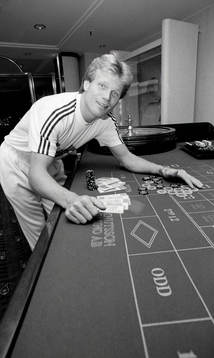 Leif Engqvist provar på roulette