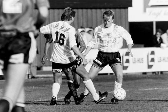 Bläddra bland fler bilder av Fotboll, Div 1 Södra, Bromölla - Landskrona, 1-0
