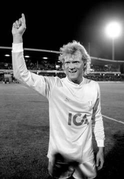 Matchhjälten Håkan Lindman jublar