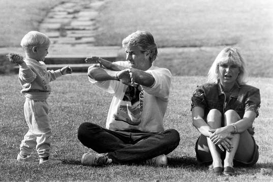 Glenn och Helena Hysén och sonen Alexander