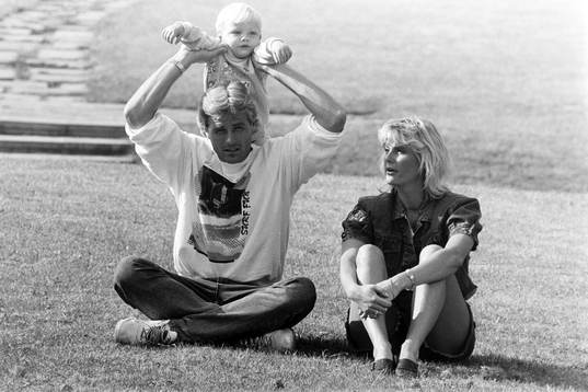 Glenn och Helena Hysén och sonen Alexander