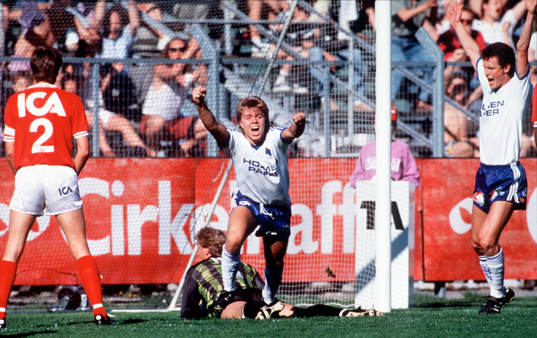Fotboll, Tomas Brolin, IFK Norrköping, jublar, jubel