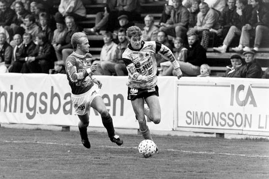 Håkan Olsson, Mjällby jagas av karlskronas Paul Andersson