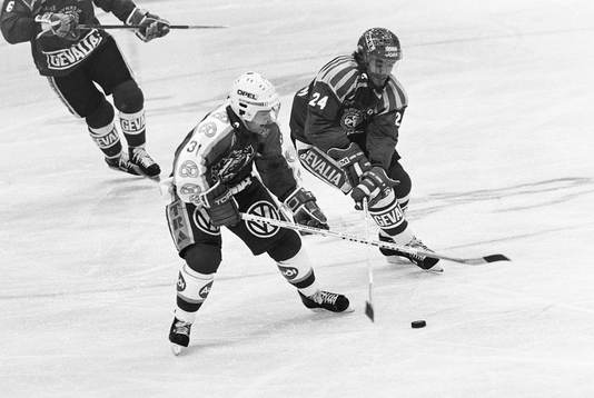 Södertäljes Peter Larsson och brynäs Patrik Erickson i