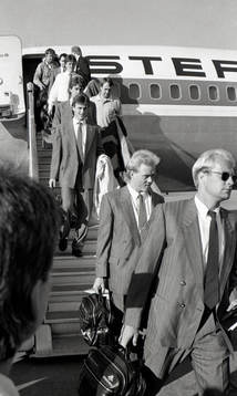 Sverige anländer med flyg, Mats Magnusson, Stefan