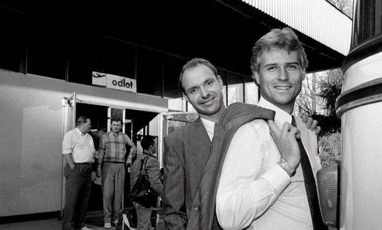 Thomas Ravelli och Glenn Hysén, Sverige