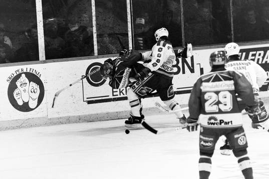 Peter Andersson, Malmö trycker upp en tyringespelare i