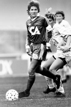 Pia Sundhage, Jitex med bollen