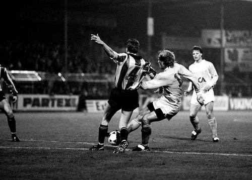 Håkan Lindman, Malmö försöker med ett skott.matchen