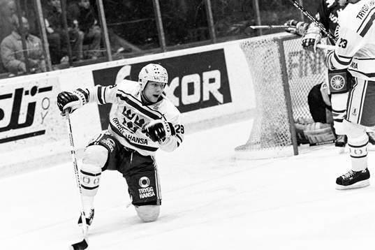 Thomas Bjuhr, Sverige gör mål på Finland