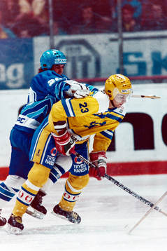 Paul Andersson,  Sverige