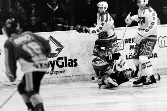 Malmös Peter Andersson vid sargen