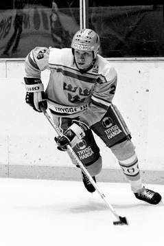Thomas Bjuhr, Sverige