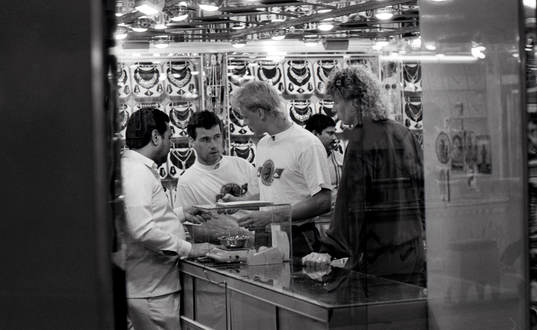 Stefan Rehn, Klas Ingesson och Johnny Ekström shoppar