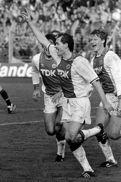Stefan Pettersson och Ajax jublar