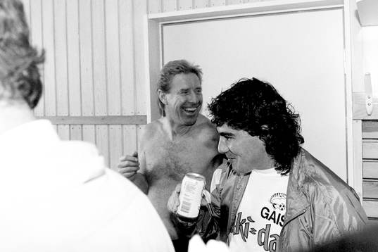 Bo Falk, tränare i Gais och Simon Hunt jublar