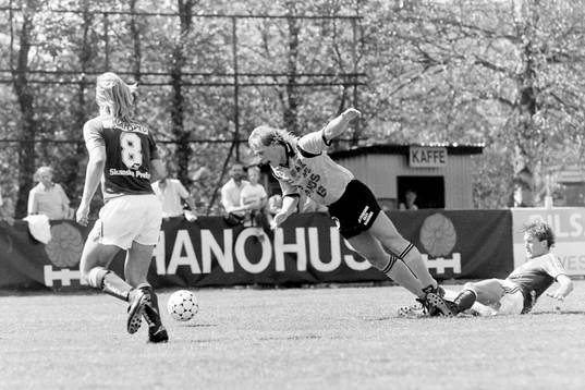 Niklas Friman, Kalmar försöker stoppa en mjällbyspelare