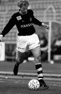 Niclas Kindvall, AIK med bollen