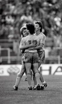 Tomas Brolin, Anders Limpar och Roger Ljung, jubel, glädje